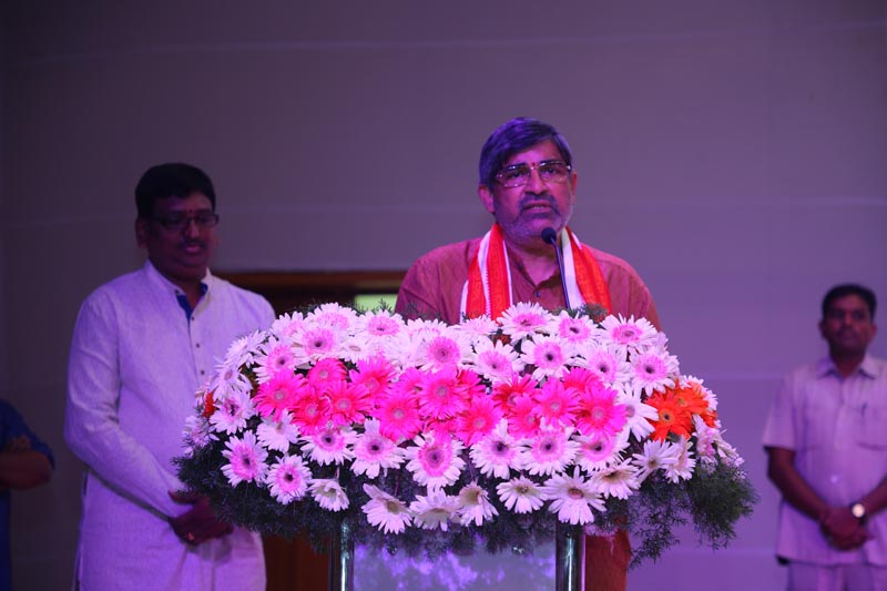 Sri Mulugu Ramalingeshwara Varaprasad Siddhanti was honoured with Jyotishyasastra Vignana Visharadha at Tummalapalli Kalakshetram, Vijayawada (171)